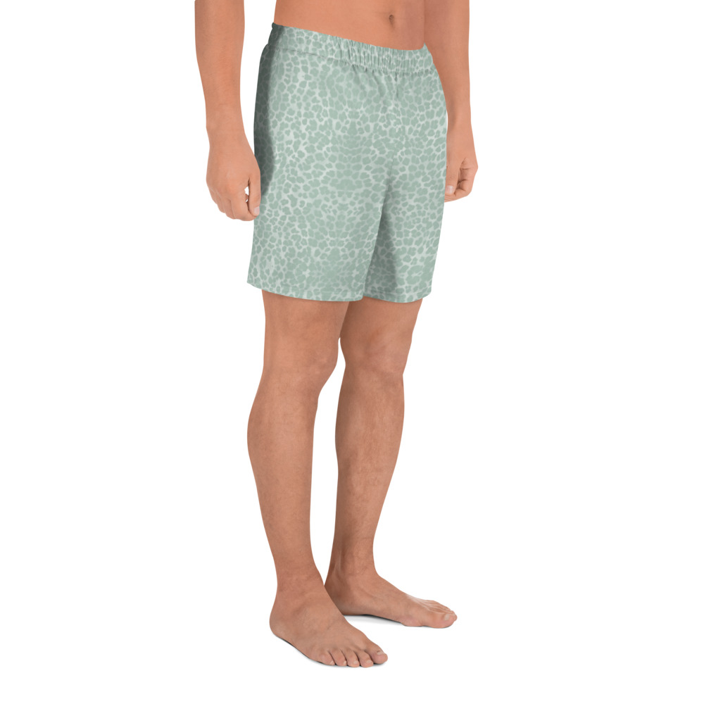 Shorts in a light four-way stretch in water-repellent fabric perfect for the gym, running outside, and even swimming. Soft and comfortable to wear and super versatile!